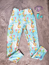 Load image into Gallery viewer, Seahorse in the clouds leggings
