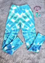 Load image into Gallery viewer, Blue high waisted Tie dye leggings
